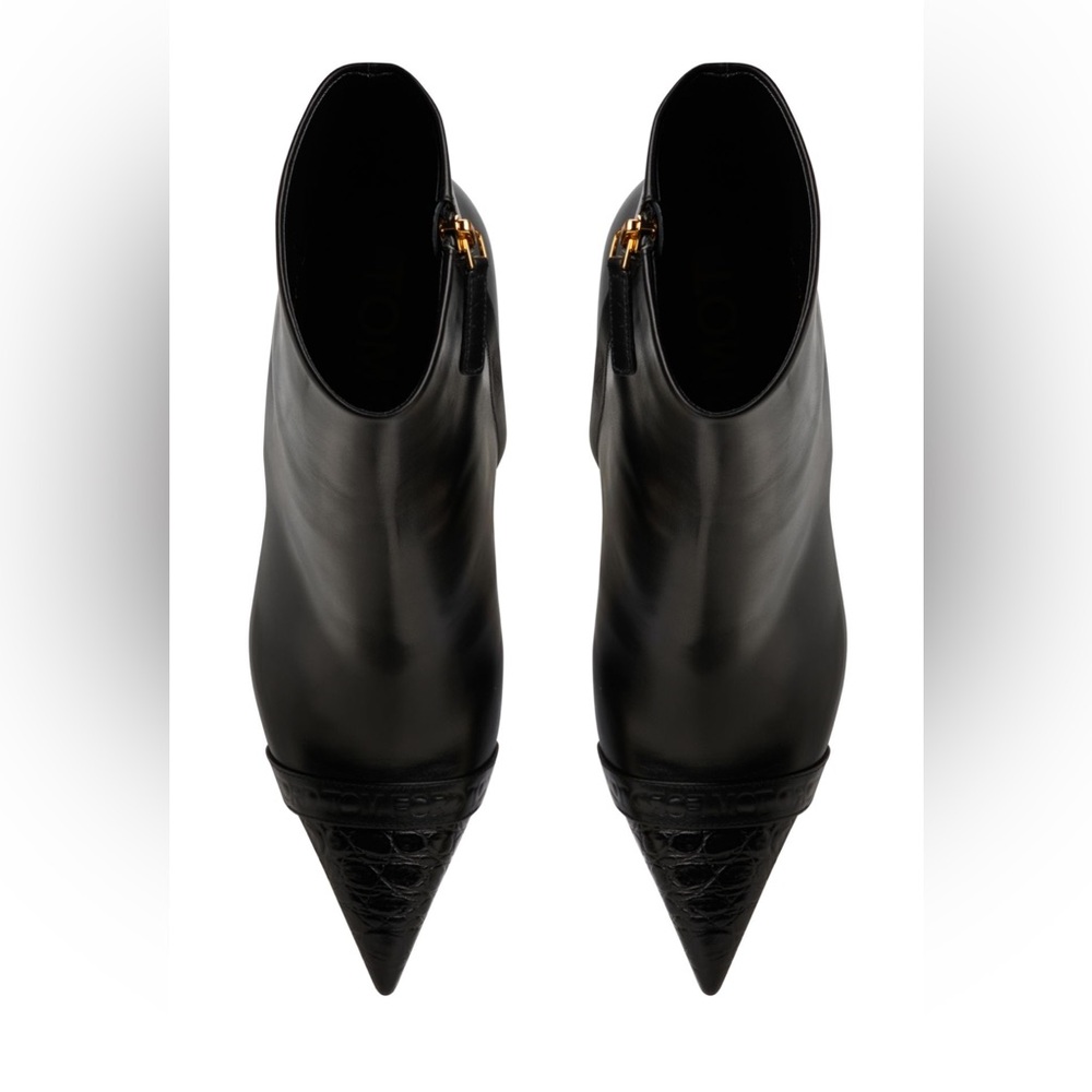 Tom Ford Black Leather Logo Embossed Ankle Boots 38.5 EU 7.5 US - Picture 6 of 7